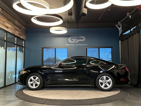 Used 2015 Ford Mustang Coupe RWD image 6