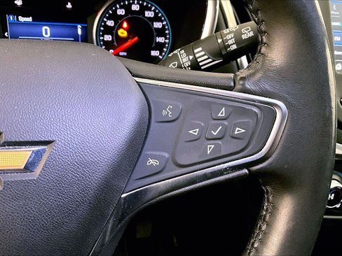 Used 2019 Chevrolet Equinox LT image 18