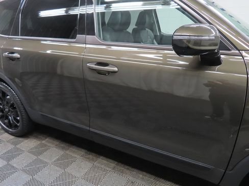 Used 2022 Kia Telluride SX w/ SX Prestige Package image 34