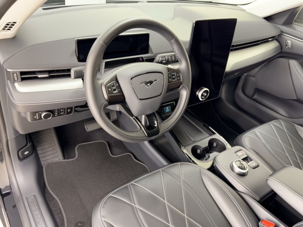 Used 2023 Ford Mustang Mach-E Select RWD image 4
