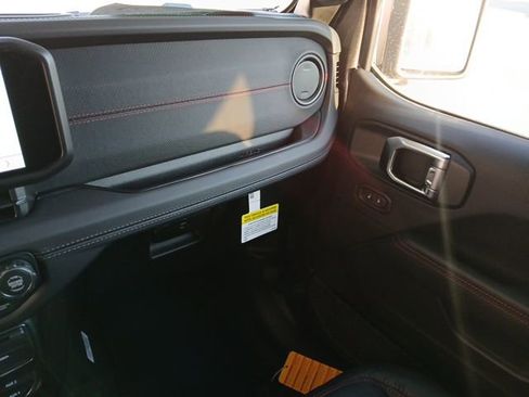 New 2026 Jeep Wrangler Unlimited Rubicon AWD/4WD image 40