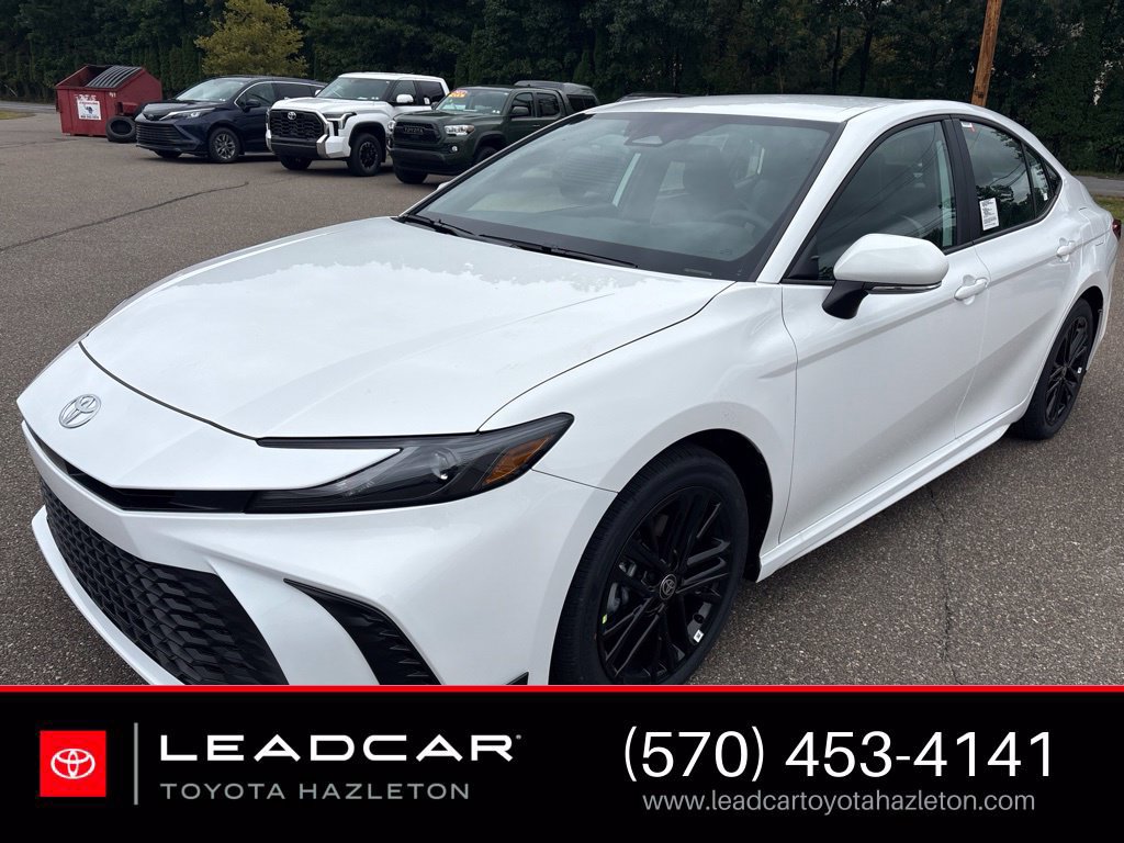 Used 2026 Toyota Camry SE FWD image 1