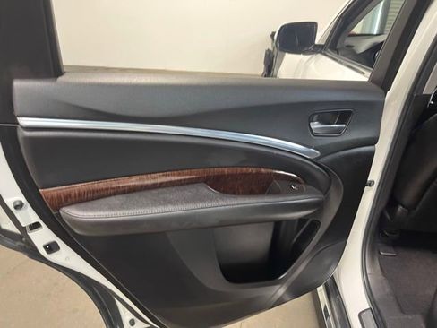 Used 2020 Acura MDX FWD image 18