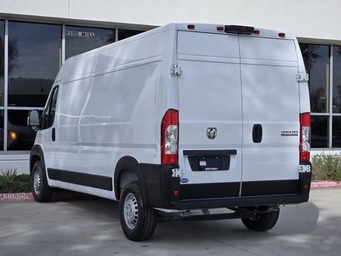 Used 2025 RAM ProMaster 2500 w/ Convenience Group image 5
