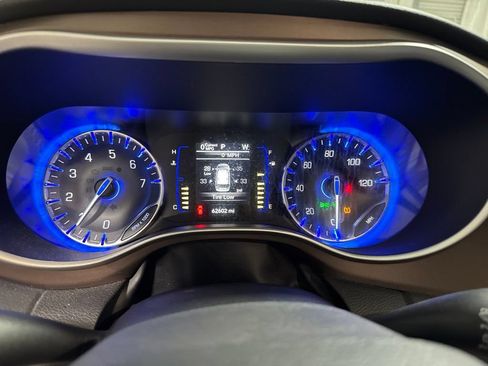 Used 2022 Chrysler Voyager LX FWD image 20