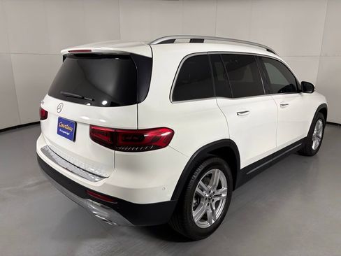 Used 2021 Mercedes-Benz GLB 250 w/ Premium Package image 8