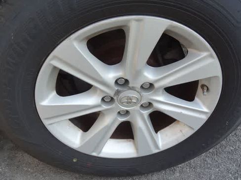 Used 2013 Toyota Highlander SE FWD image 18
