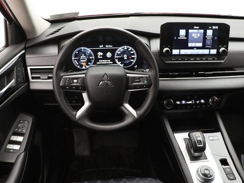 Used 2023 Mitsubishi Outlander SEL image 14