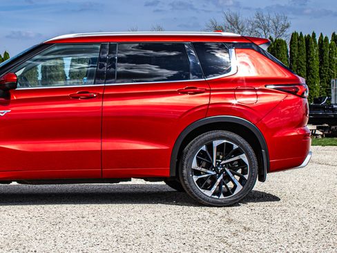 Used 2024 Mitsubishi Outlander SEL AWD/4WD image 40