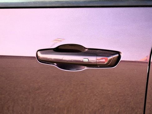 Used 2025 GMC Acadia Elevation image 10