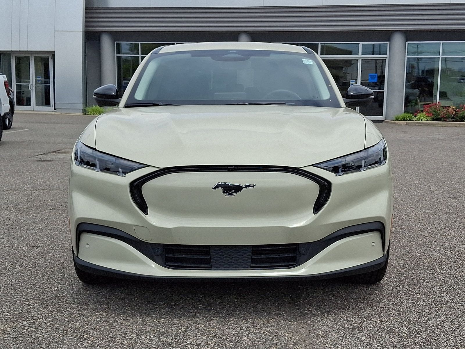 Certified 2025 Ford Mustang Mach-E Premium AWD/4WD image 3