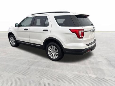 Used 2019 Ford Explorer XLT w/ Equipment Group 202A image 4