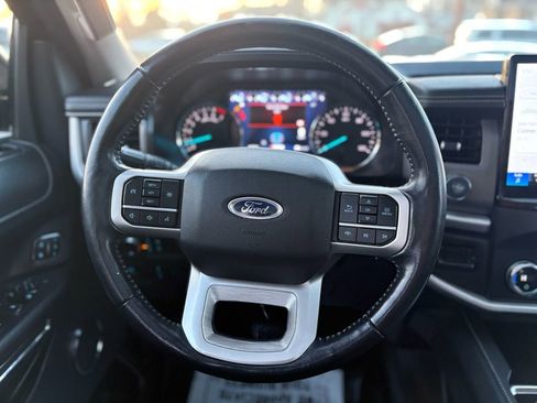 Used 2022 Ford Expedition XLT image 25
