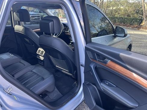 Used 2021 Audi Q5 Premium Plus image 12