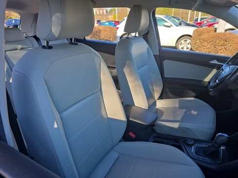 Used 2018 Volkswagen Tiguan SE image 10