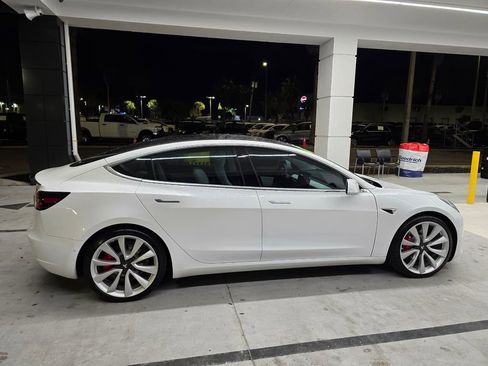 Used 2019 Tesla Model 3 Performance image 7