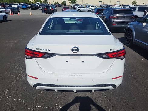 Used 2022 Nissan Sentra SV w/ All-Weather Package FWD image 6