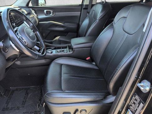 Used 2022 Kia Sorento S image 22