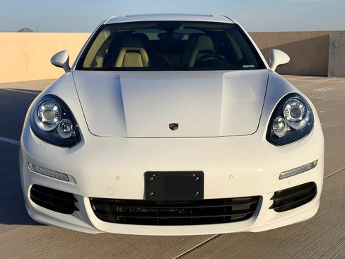 Used 2016 Porsche Panamera image 10