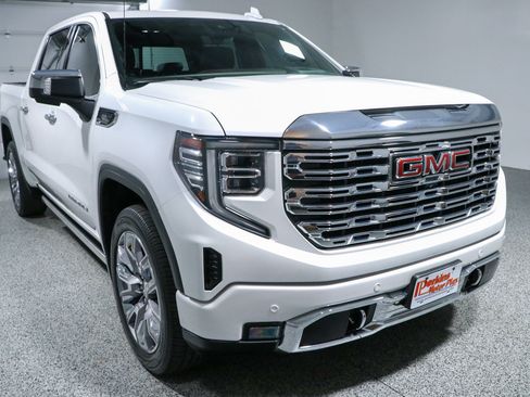 Used 2022 GMC Sierra 1500 Denali w/ Denali Reserve Package AWD/4WD image 5