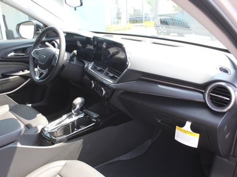 New 2026 Chevrolet Trax ACTIV w/ Driver Confidence Package FWD image 15