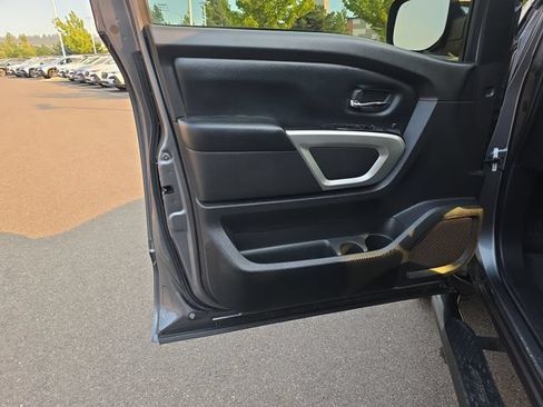 Used 2021 Nissan Titan SV w/ SV Convenience Package AWD/4WD image 11