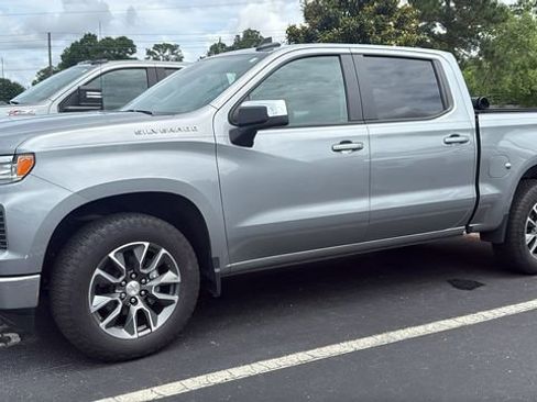 Used 2024 Chevrolet Silverado 1500 LT AWD/4WD image 4