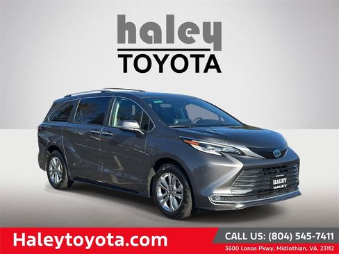 Used 2023 Toyota Sienna Platinum image 1