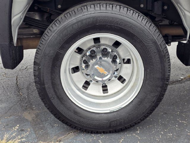 Used 2025 Chevrolet Silverado 3500 LT w/ Safety Package AWD/4WD image 16