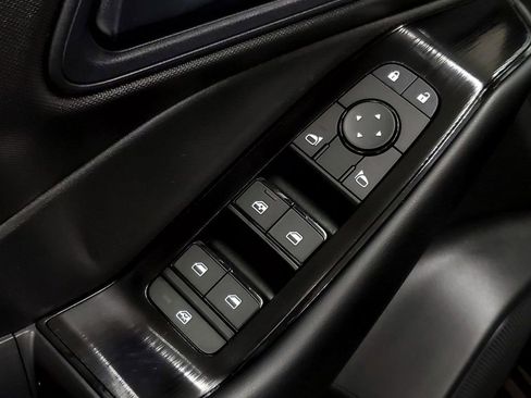 Used 2024 Nissan Rogue S image 25