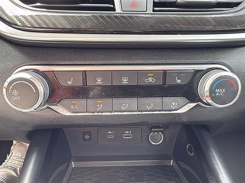 Used 2023 Nissan Altima 2.5 SR w/ SR Premium Package FWD image 28