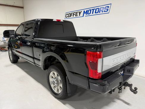 Used 2019 Ford F350 Platinum w/ Platinum Ultimate Package image 4