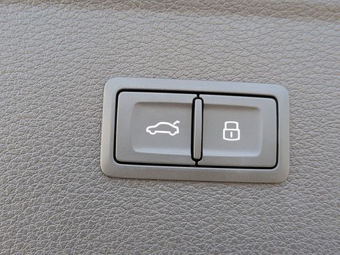 Used 2024 Audi Q5 2.0T Premium image 15