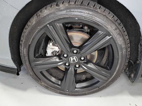 Used 2023 Honda Accord Sport image 3