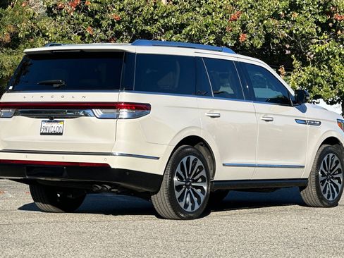 Certified 2024 Lincoln Navigator Reserve image 4