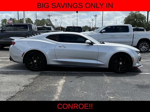Used 2017 Chevrolet Camaro LT RWD image 5