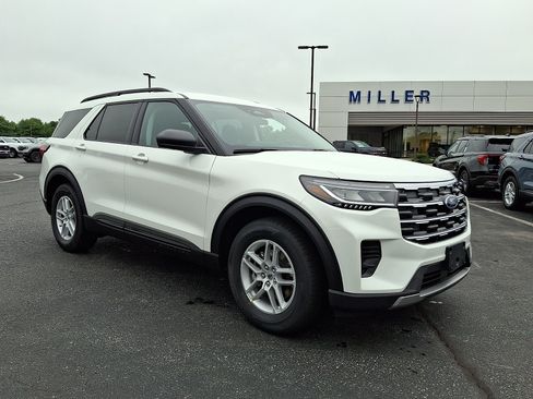 New 2026 Ford Explorer Active AWD/4WD image 1