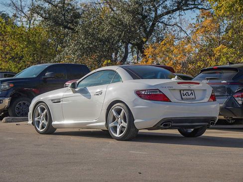 Used 2015 Mercedes-Benz SLK 250 w/ Premium Package image 5