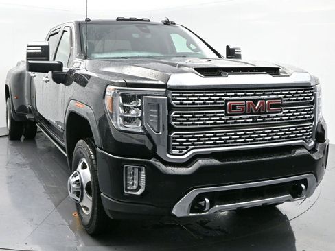 Used 2021 GMC Sierra 3500 Denali w/ Denali Ultimate Package image 2