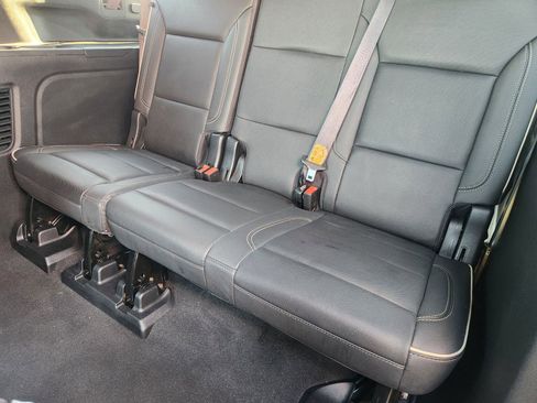 Used 2022 Chevrolet Suburban Premier image 30