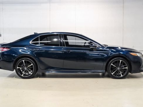 Used 2019 Toyota Camry XSE FWD image 7