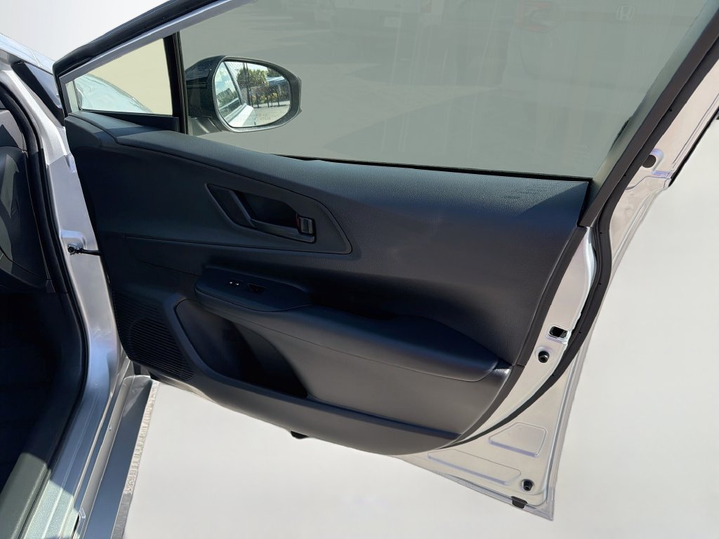 Used 2024 Toyota Prius Prime FWD image 33
