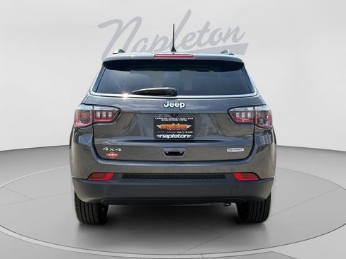 Used 2018 Jeep Compass Latitude w/ Popular Equipment Group AWD/4WD image 7