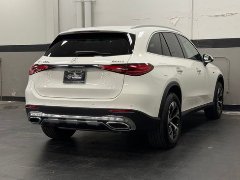 Used 2025 Mercedes-Benz GLC 350e 4MATIC image 12