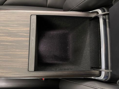 Used 2022 Tesla Model S Base image 22