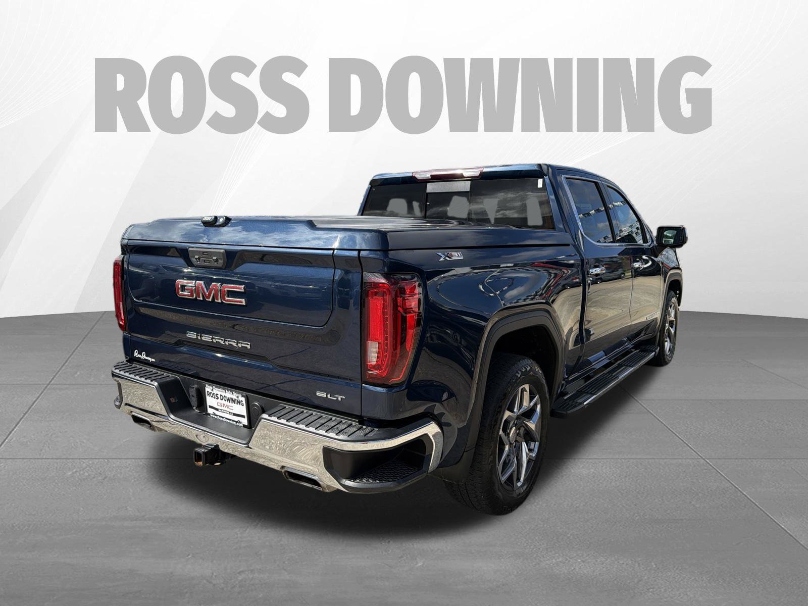 Used 2023 GMC Sierra 1500 SLT AWD/4WD image 4
