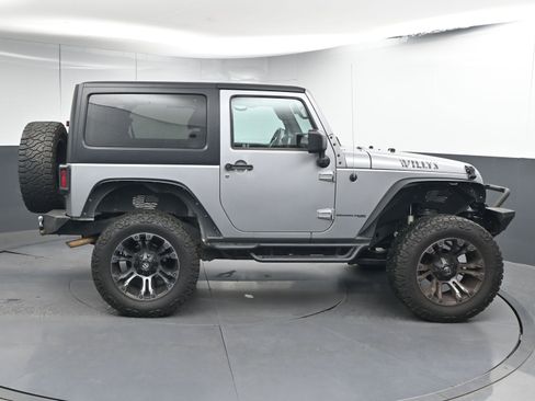 Used 2018 Jeep Wrangler Sport image 9