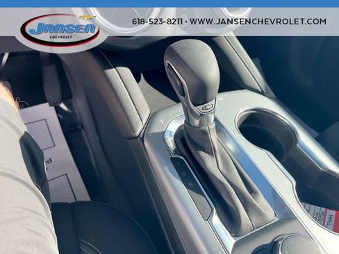 Used 2025 Chevrolet Blazer LT FWD image 15