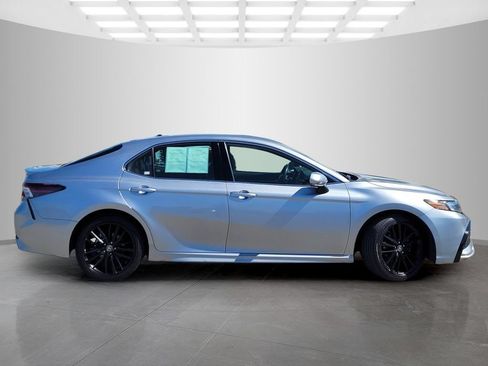 Used 2024 Toyota Camry XSE FWD image 3