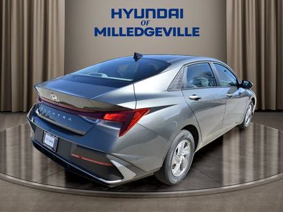 New 2026 Hyundai Elantra SE